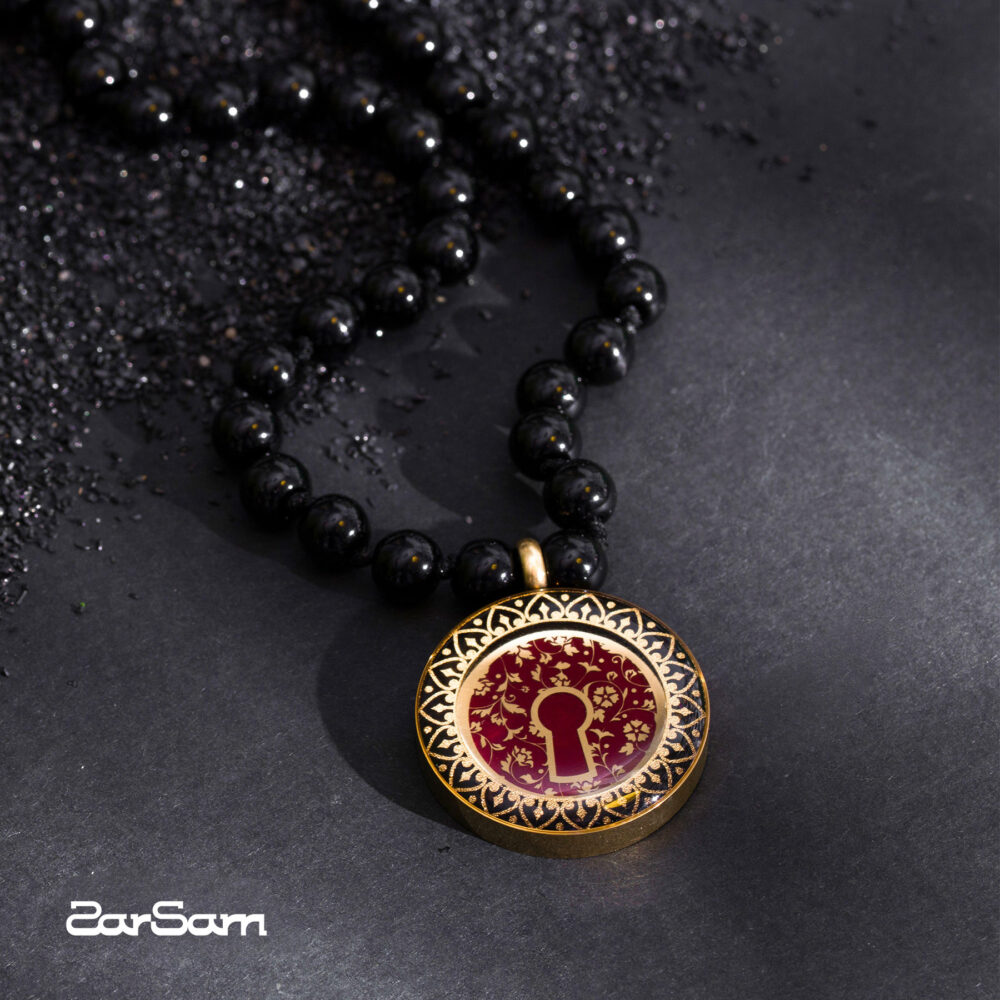 گردنبند زنانه قفل با ورق طلا و سنگ سری مانی کلاسیک - 2