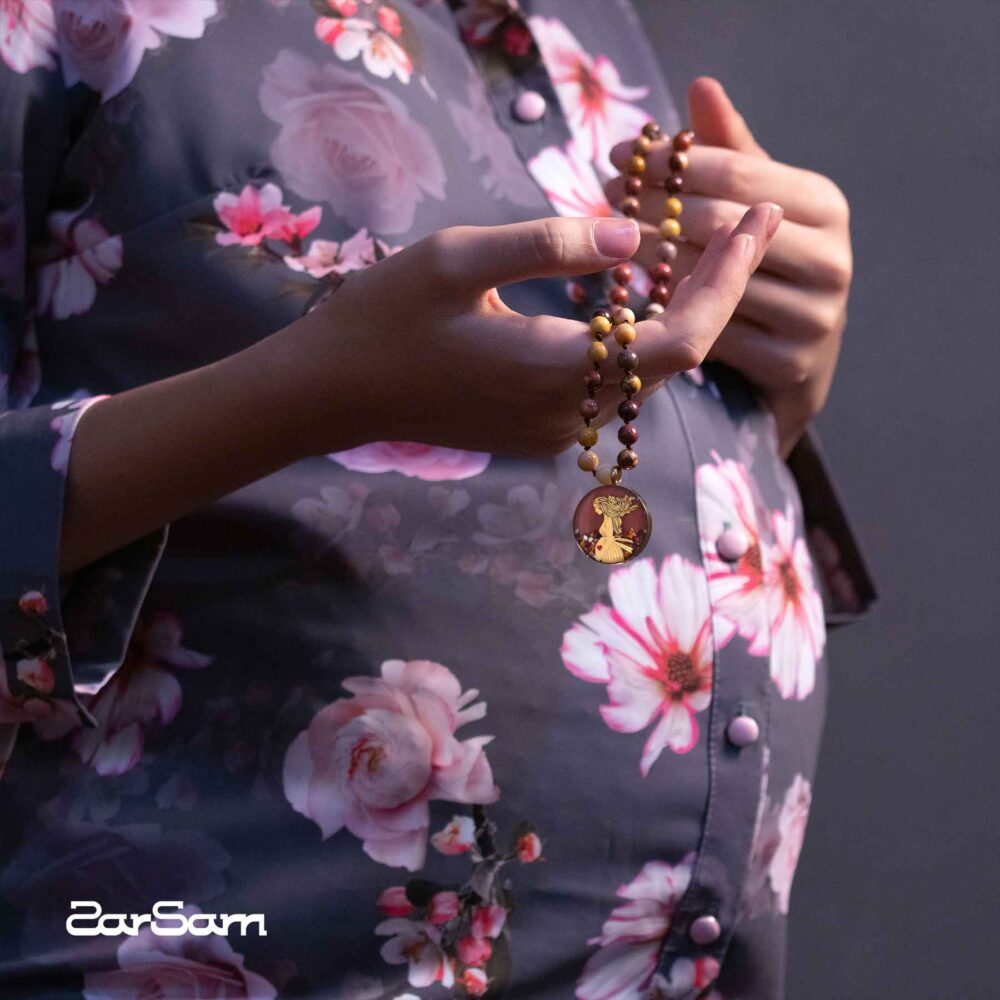 گردنبند زنانه بارداری با ورق طلا و سنگ سری مانی کلاسیک - 2