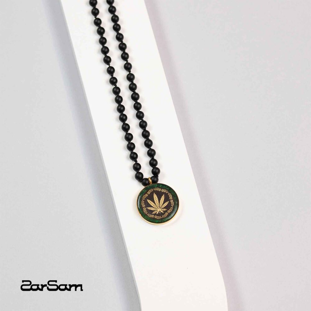 گردنبند مردانه شادان با ورق طلا و سنگ سری مانی کلاسیک - 2