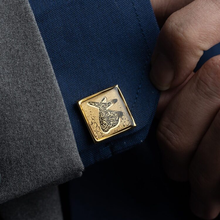دکمه سردست مردانه عارف با ورق طلا سری مربع