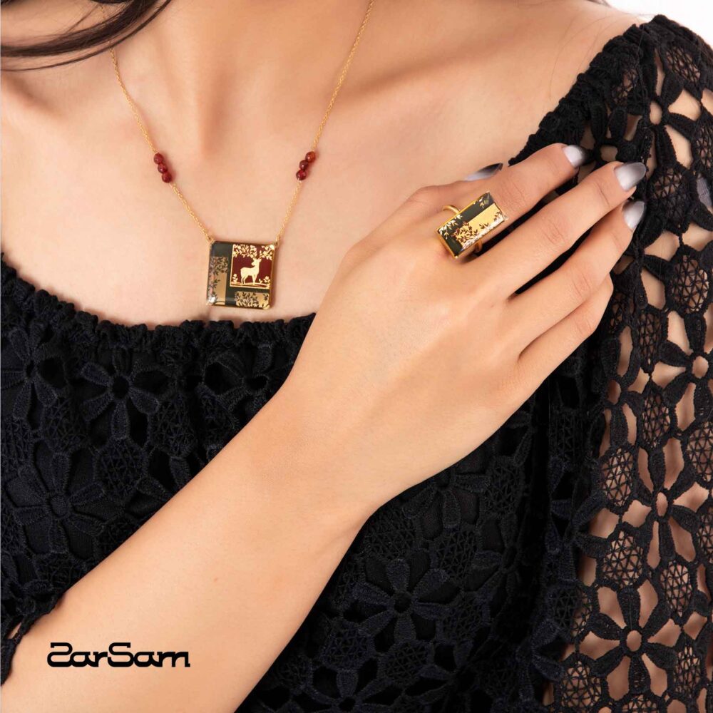 گردنبند زنانه بیشه با ورق طلا و زنجیر سری چلیپا - 3