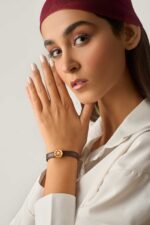 دستبند زنانه نارین با ورق طلا و چرم سری سپهر