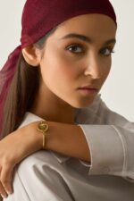 دستبند زنانه صنم با ورق طلا و زنجیر سری هما