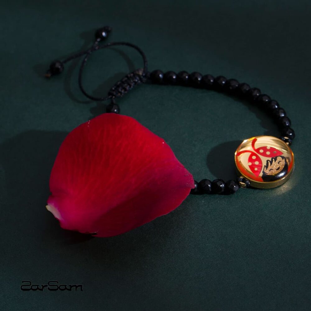 دستبند زنانه کفشدوزک با ورق طلا و سنگ سری مانی کلاسیک - 2