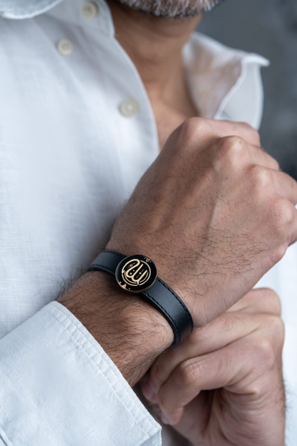 دستبند مردانه آبان با ورق طلا و چرم سری جهان - 2