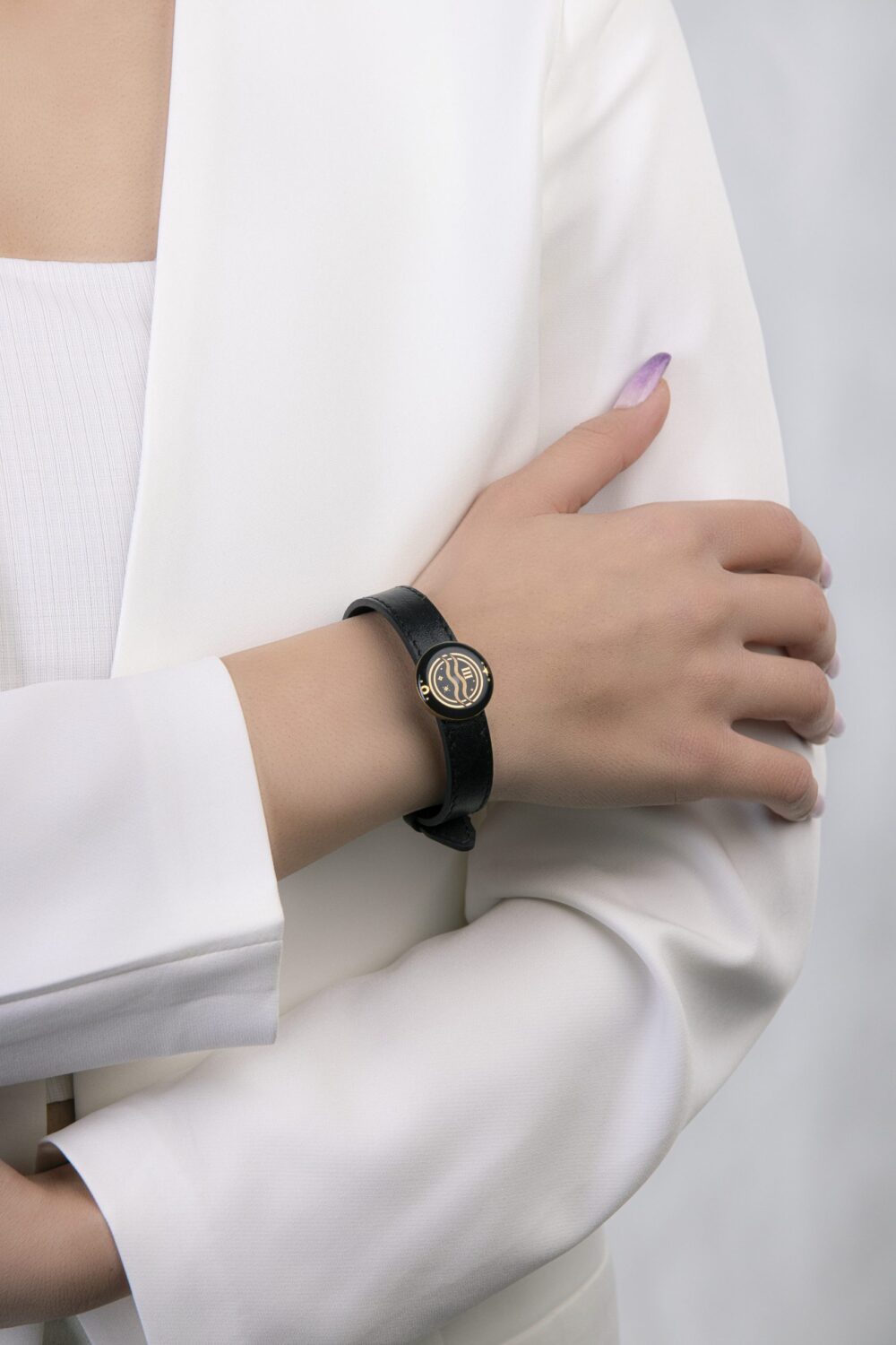 دستبند مردانه آذر با ورق طلا و چرم سری جهان - 2