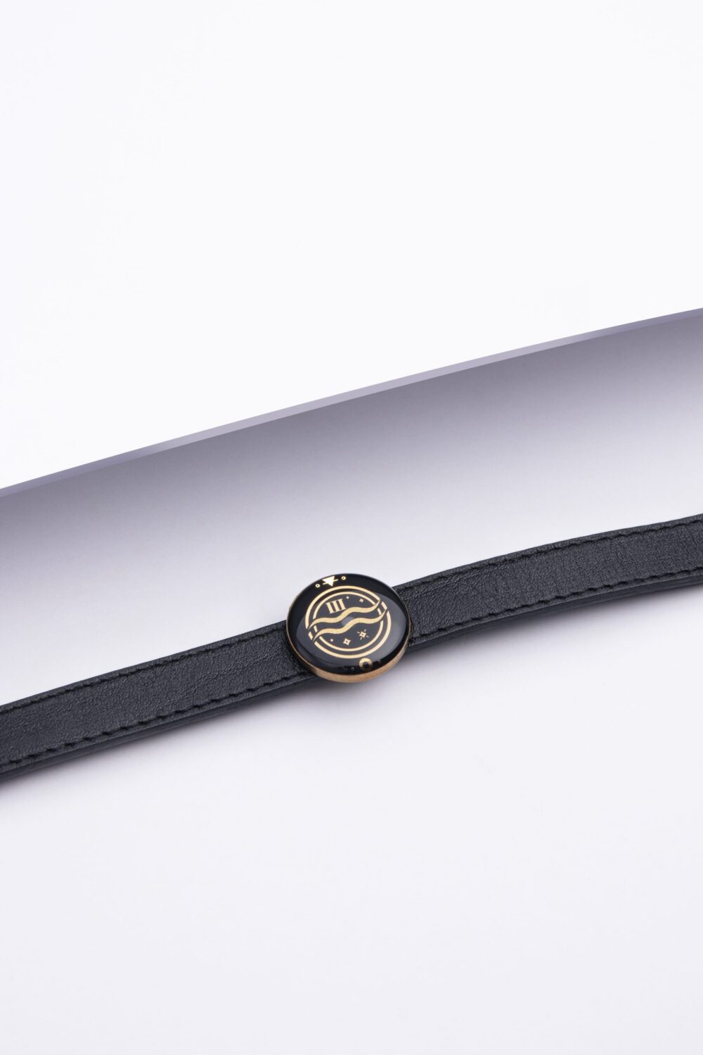 دستبند مردانه آذر با ورق طلا و چرم سری جهان - 4