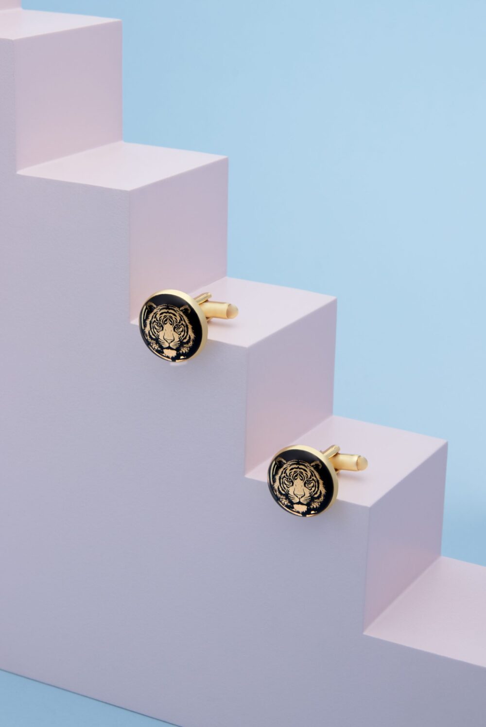 دکمه سردست مردانه ببر با ورق طلا سری فلک - 4