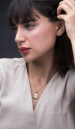 گردنبند زنانه هیچ با ورق طلا و زنجیر سری طوق - 3