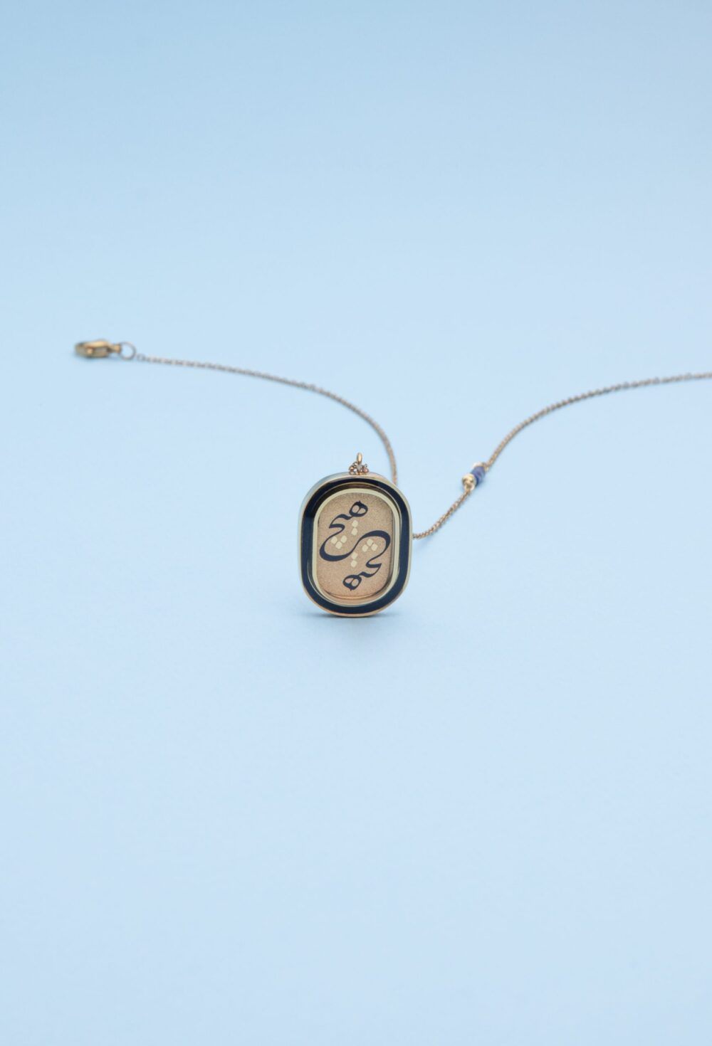 گردنبند زنانه هیچ با ورق طلا و زنجیر سری طوق - 4