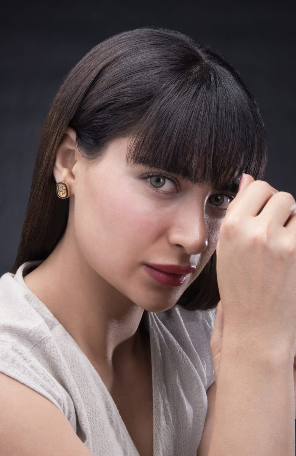 گوشواره میخی ورق طلا زنانه هیچ سری طوق - Image 2