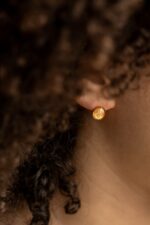 گوشواره بچه گانه زنبور با ورق طلا سری آوا - 2