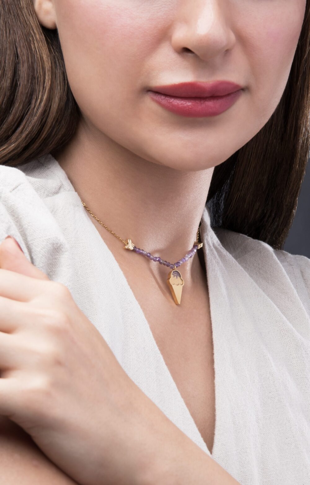 گردنبند زنانه آلما با ورق طلا و زنجیر سری بستنی - 2