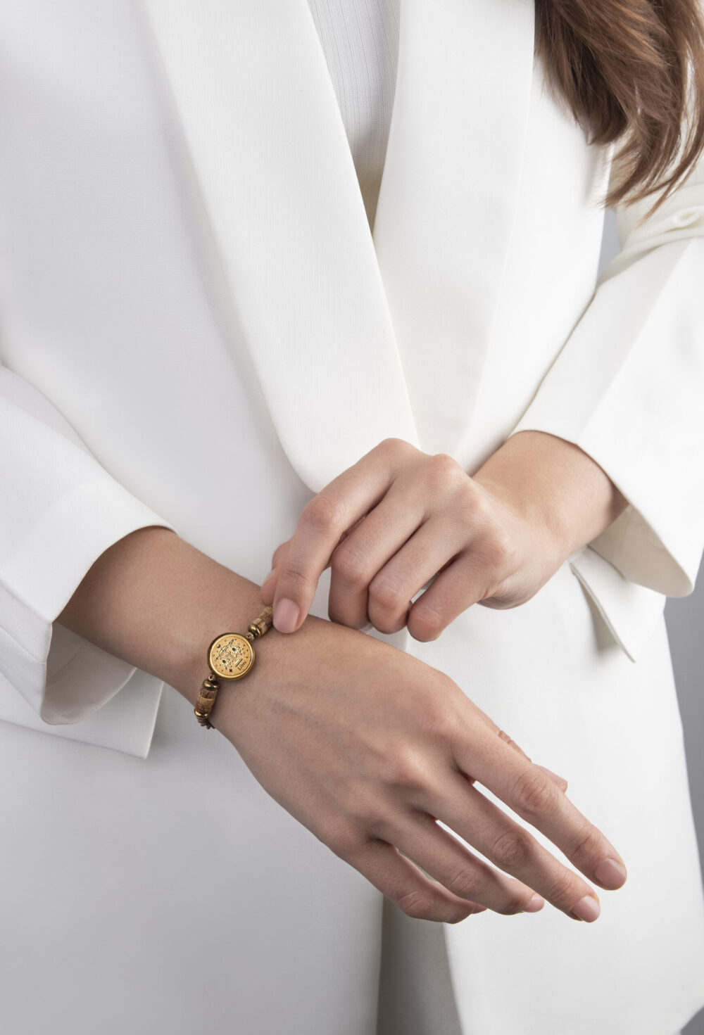 دستبند زنانه مهر V2 با ورق طلا و سنگ سری صنم - 2