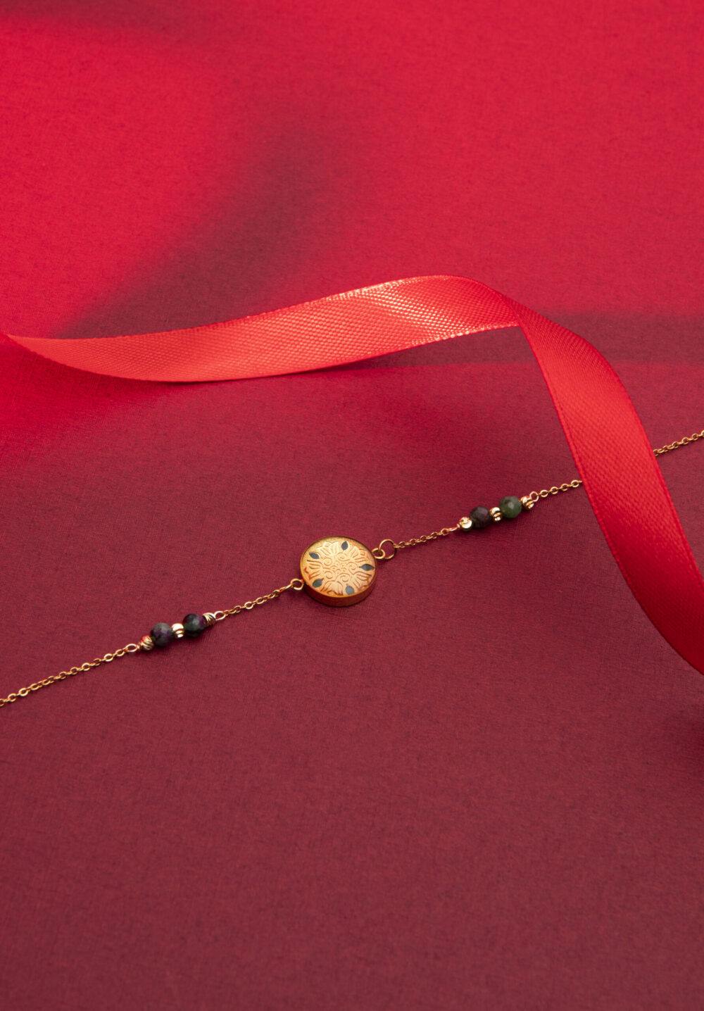 دستبند زنانه مروا با ورق طلا و زنجیر سری مانیمو - 4