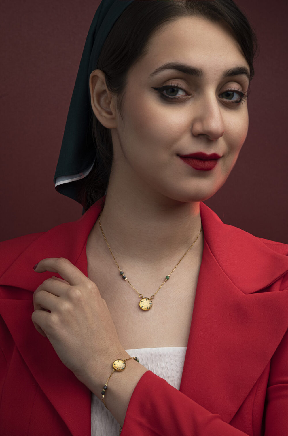 دستبند زنانه مروا با ورق طلا و زنجیر سری مانیمو - 5