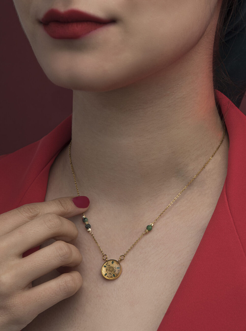 گردنبند زنانه مروا با ورق طلا و زنجیر سری دینا - 3