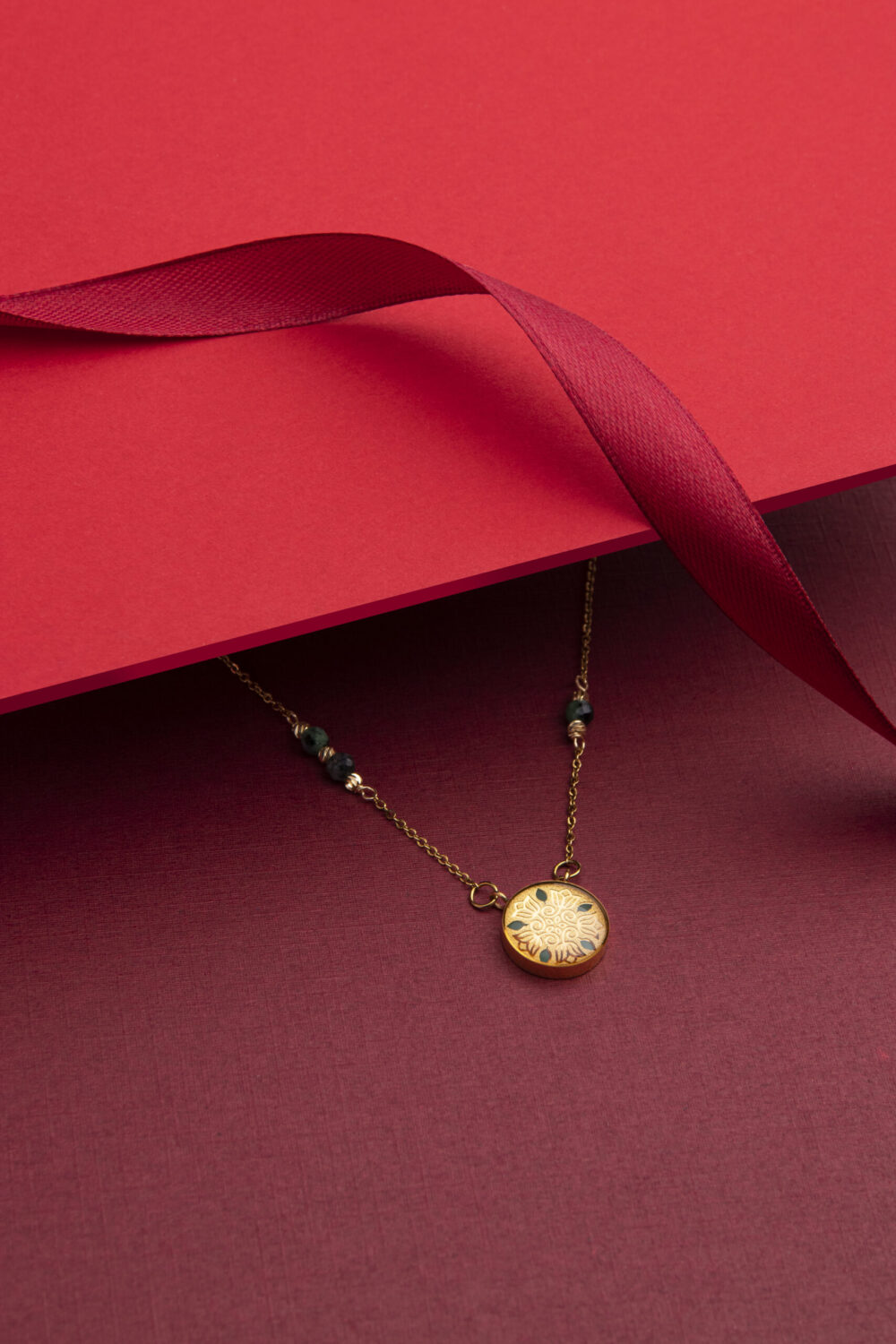 گردنبند زنانه مروا با ورق طلا و زنجیر سری دینا - 6