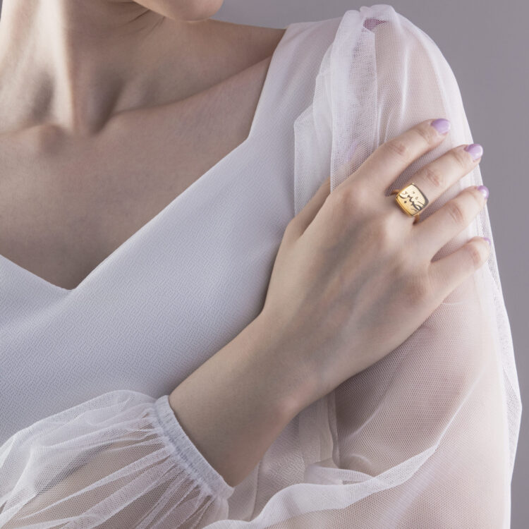 چرا انگشتر طلا دست را سیاه میکند؟ - زرسام