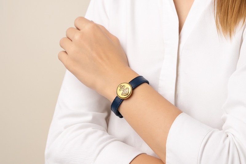 مزایای دستبند چرم روکش طلا