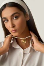 گردنبند زنانه ورق طلا و سنگ قو سری نورا